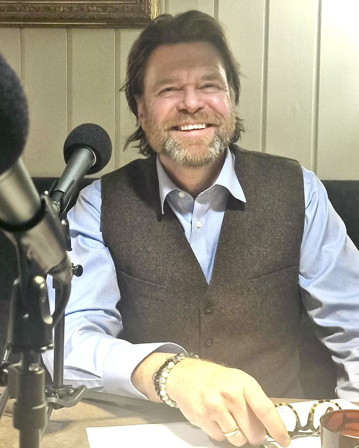 Baard Løtvedt in a podcast studio